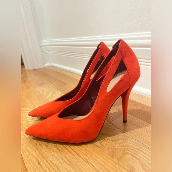 Heels - Picture 4 of 9